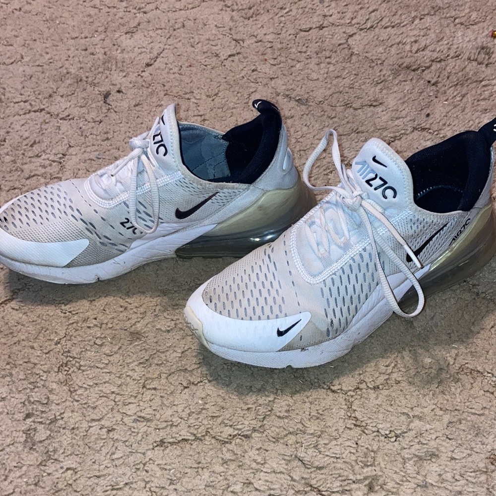 White Nike 270’s